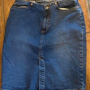 Ladies 6 Old Navy Medium Stretch Skirt